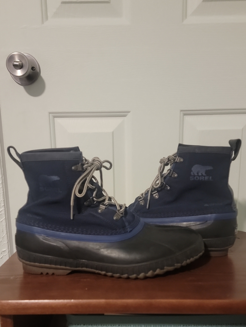 Sorel Men's Navy and Black Waterproof Lace-Up Rain & Snow Boots Size 10.5